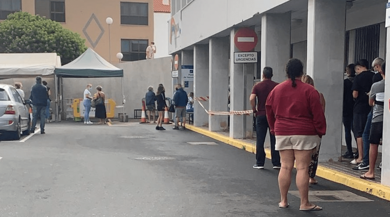 Imagen de archivo de un punto de vacunación en Telde / TA